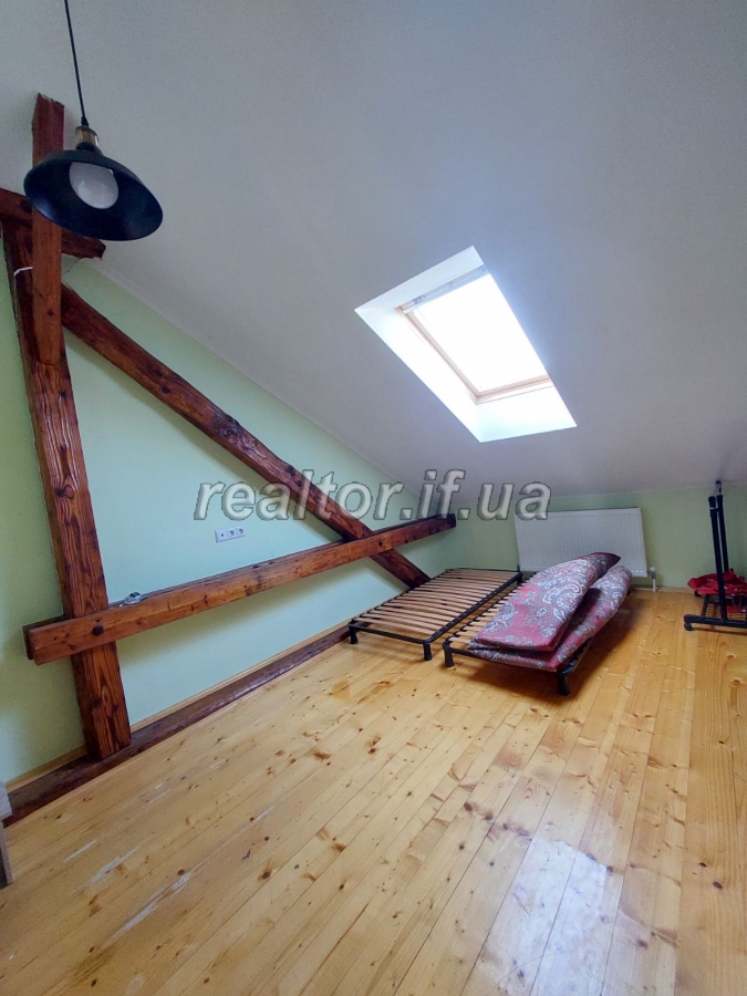 Prodayetsya_3_kimnatna_kvartyra_mansardnoho_typu_hotova_do_prozhyvannya_po_vulytsi_Vasylyanok_22587_4_1693386142.jpeg