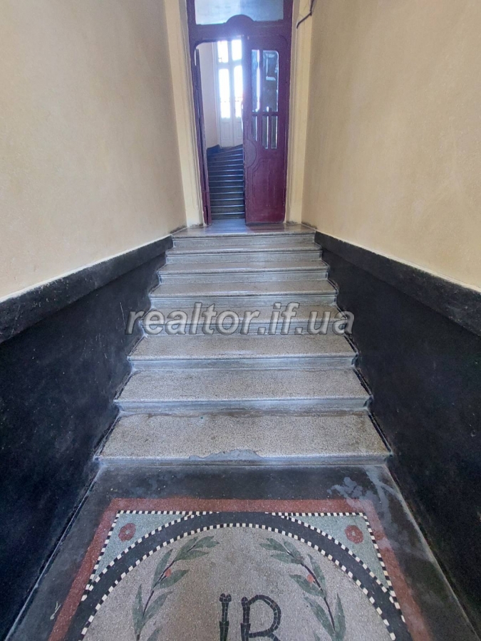 Prodayetsya_3_kimnatna_kvartyra_mansardnoho_typu_hotova_do_prozhyvannya_po_vulytsi_Vasylyanok_22587_9_1693386143.jpeg