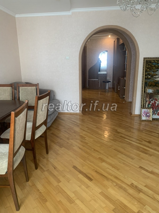 Prodayetsya_3_kimnatna_kvartyra_v_budynku_2006_roku_po_vulytsi_Halytska_v_raioni_Pasichna_22450_8_1686742628.jpeg