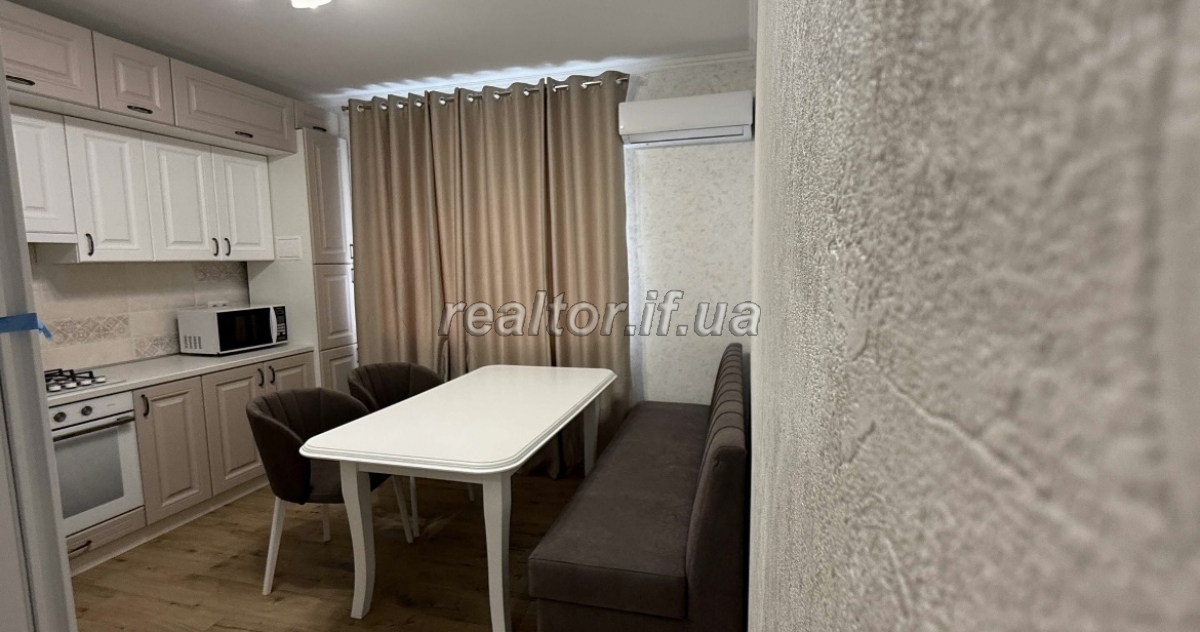 Prodayetsya_3_kimnatna_kvartyra_z_yakisnym_remontom_po_vulytsi_Natsionalnoyi_Hvardiyi_21890_11_1750346629.jpeg