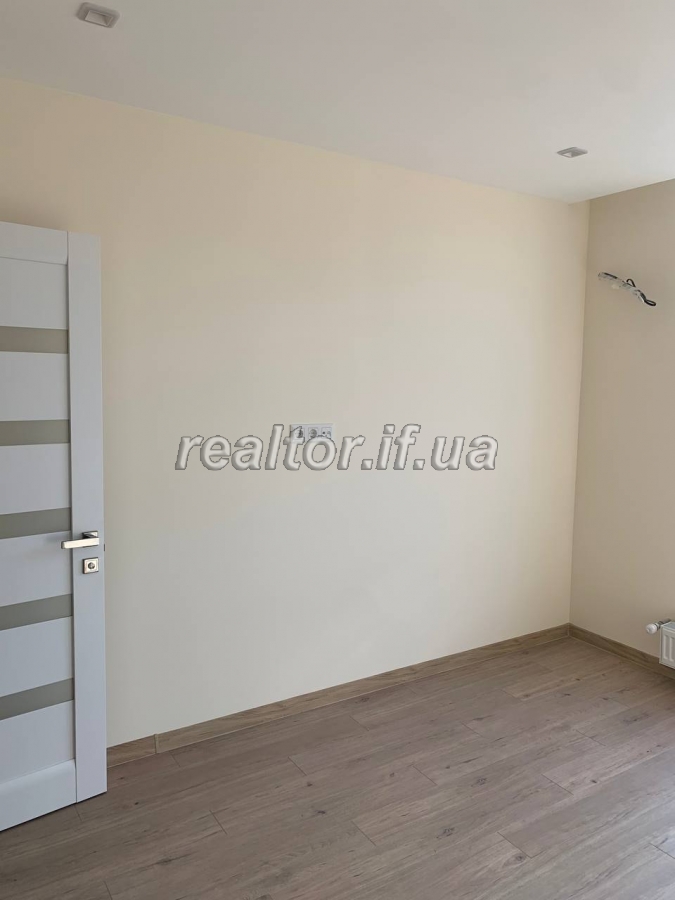 Prodayetsya_prostora_1_kimnatna_kvartyra_v_tsentralnii_chastyni_mista_22744_2_1700052151.jpeg
