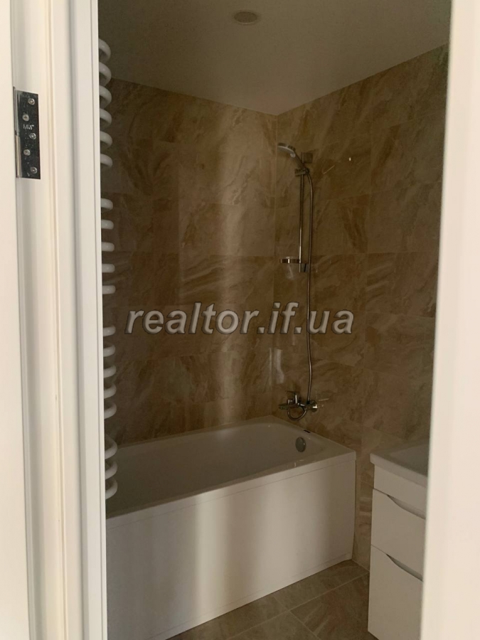 Prodayetsya_prostora_1_kimnatna_kvartyra_v_tsentralnii_chastyni_mista_22744_7_1700052152.jpeg