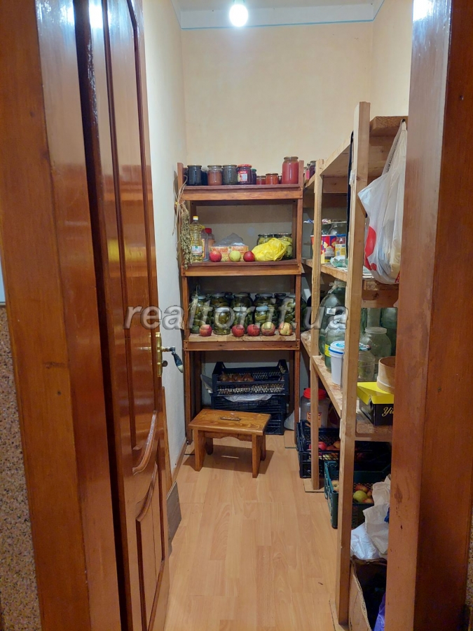 Prodayetsya_prostora_odnokimnatna_kvartyra_v_tsentralnii_chastyni_mista_po_vulytsi_Zaliznychna_22703_7_1698764978.jpeg