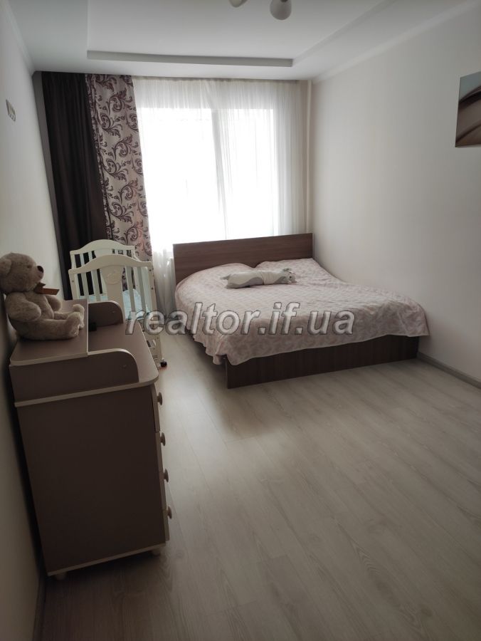 Prodazh_1_kimnatnoyi_kvartyry_v_samomu_tsentri_mista_poruch_z_miskym_parkom_23887_4_1750332652.jpeg