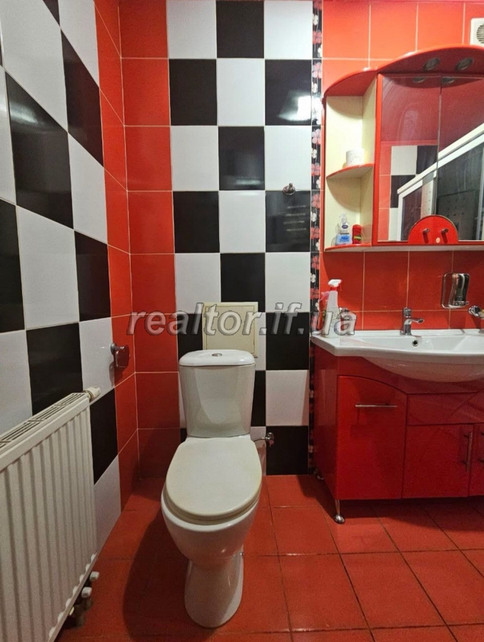 Prodazh_3_kimnatnoyi_kvartyry_z_remontom__v_tsentralnii_chastyni_mista_po_vulytsi_Pivdennyi_Bulvar_23945_10_1752839688.jpeg