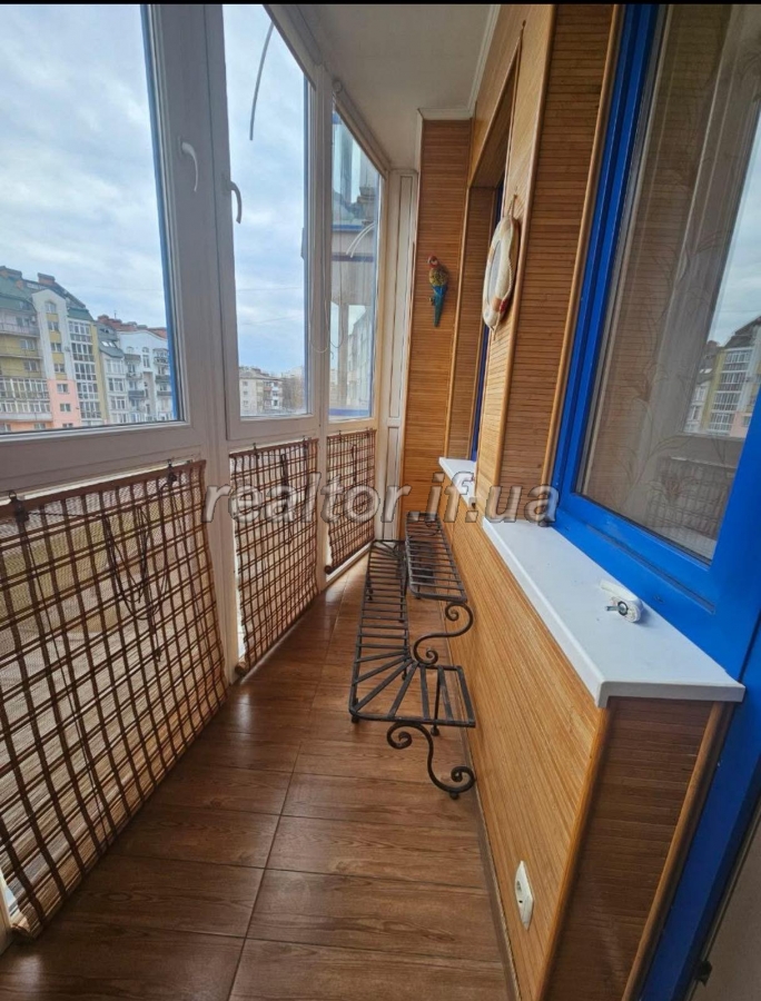 Prodazh_3_kimnatnoyi_kvartyry_z_remontom__v_tsentralnii_chastyni_mista_po_vulytsi_Pivdennyi_Bulvar_23945_3_1752838993.jpeg