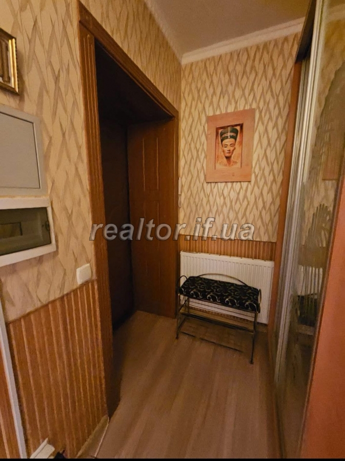 Prodazh_3_kimnatnoyi_kvartyry_z_remontom__v_tsentralnii_chastyni_mista_po_vulytsi_Pivdennyi_Bulvar_23945_6_1752839288.jpeg