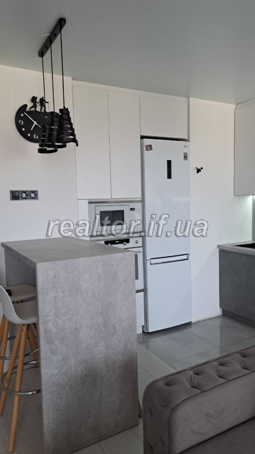 Prodazh__dvorivnevoyi_kvartyry__v_tsentralnii_chastyni_mista_poruch_z_miskym_parkom_im__Shevchenka_23470_0_1732713565.jpeg