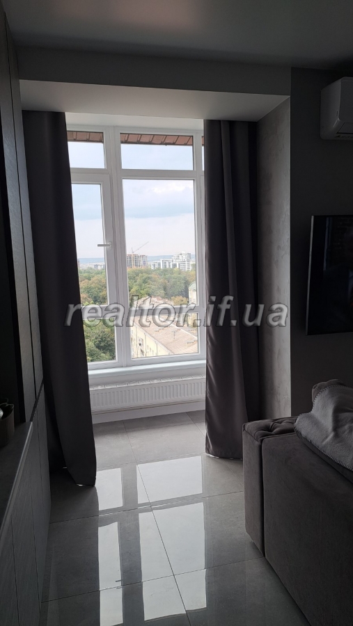 Prodazh__dvorivnevoyi_kvartyry__v_tsentralnii_chastyni_mista_poruch_z_miskym_parkom_im__Shevchenka_23470_11_1732713567.jpeg