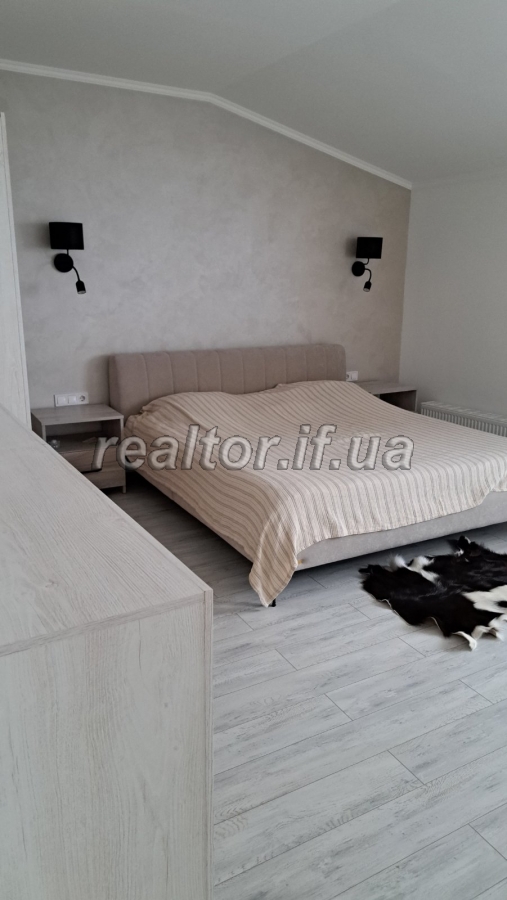 Prodazh__dvorivnevoyi_kvartyry__v_tsentralnii_chastyni_mista_poruch_z_miskym_parkom_im__Shevchenka_23470_26_1732713569.jpeg