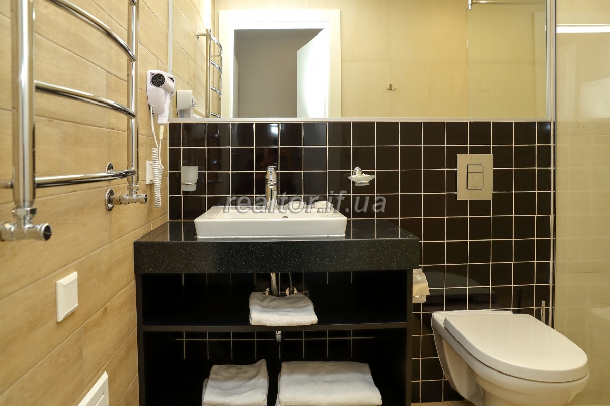 Prodazh_apartamentu_v_tsentri_hirskolyzhnoho_kurortu_Bukovel_-_HVOYA_22057_8_1668510988.jpeg