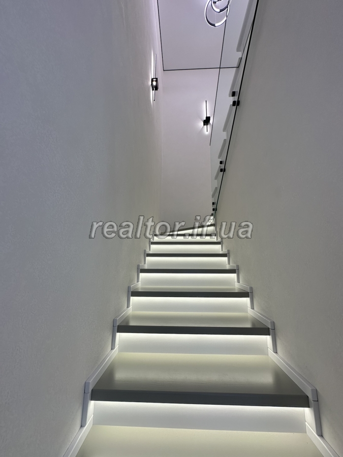 Prodazh_chastyny_budynku_z_remontom_z_vlasnoyu_zemelnoyu_dilyankoyu_v_Krykhivtsyakh_23496_16_1733843236.jpeg