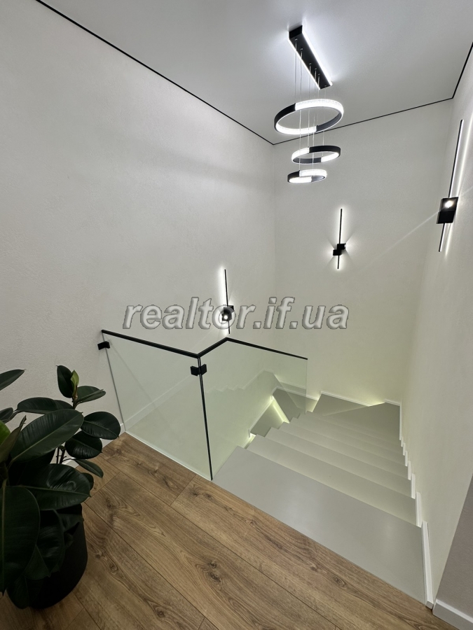 Prodazh_chastyny_budynku_z_remontom_z_vlasnoyu_zemelnoyu_dilyankoyu_v_Krykhivtsyakh_23496_24_1733843237.jpeg