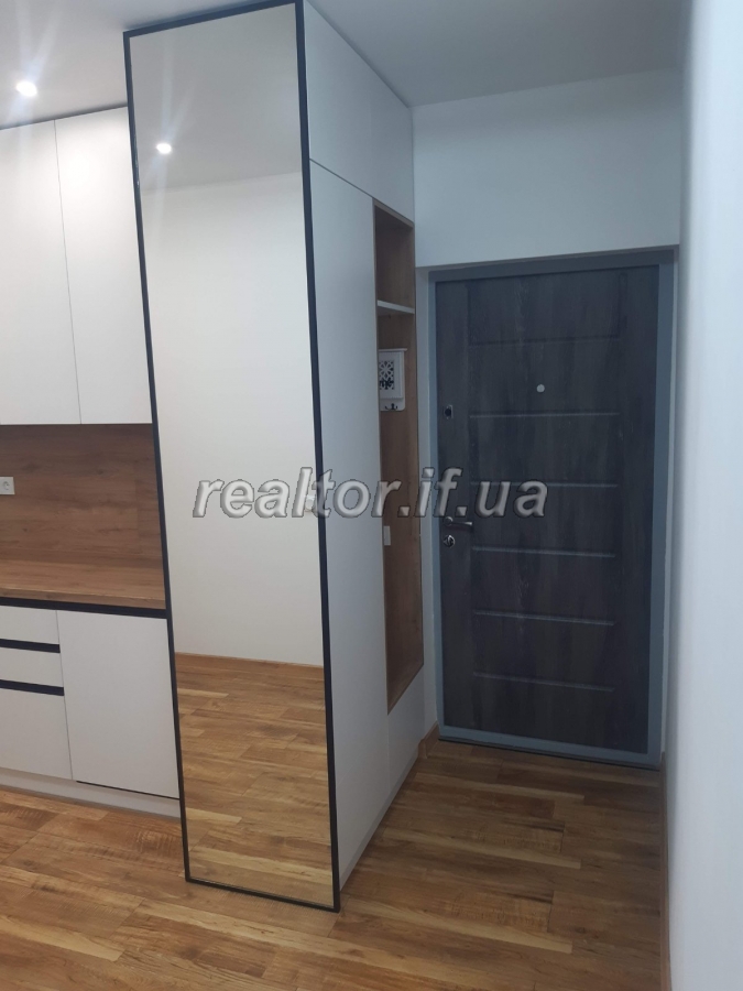 Prodazh_dvokimnatnoyi_kvartyry_z_remontom_v_tsentralnii_chastyni_mista_po_vulytsi_Vysochana_23807_2_1747644460.jpeg