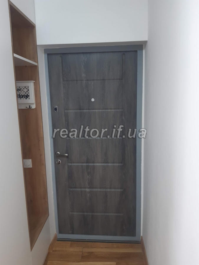 Prodazh_dvokimnatnoyi_kvartyry_z_remontom_v_tsentralnii_chastyni_mista_po_vulytsi_Vysochana_23807_3_1747644460.jpeg