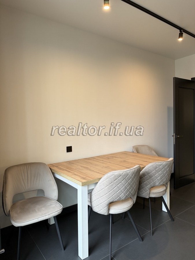Prodazh_kvartyry_v__zhytlovomu_kompleksi_Lypky_poruch_parku_Shevchenka__23830_3_1747996948.jpeg