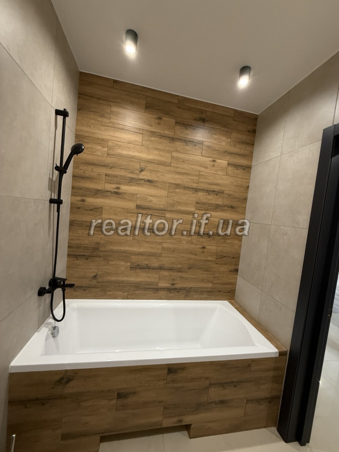 Prodazh_kvartyry_v__zhytlovomu_kompleksi_Lypky_poruch_parku_Shevchenka__23830_51_1747996977.jpeg