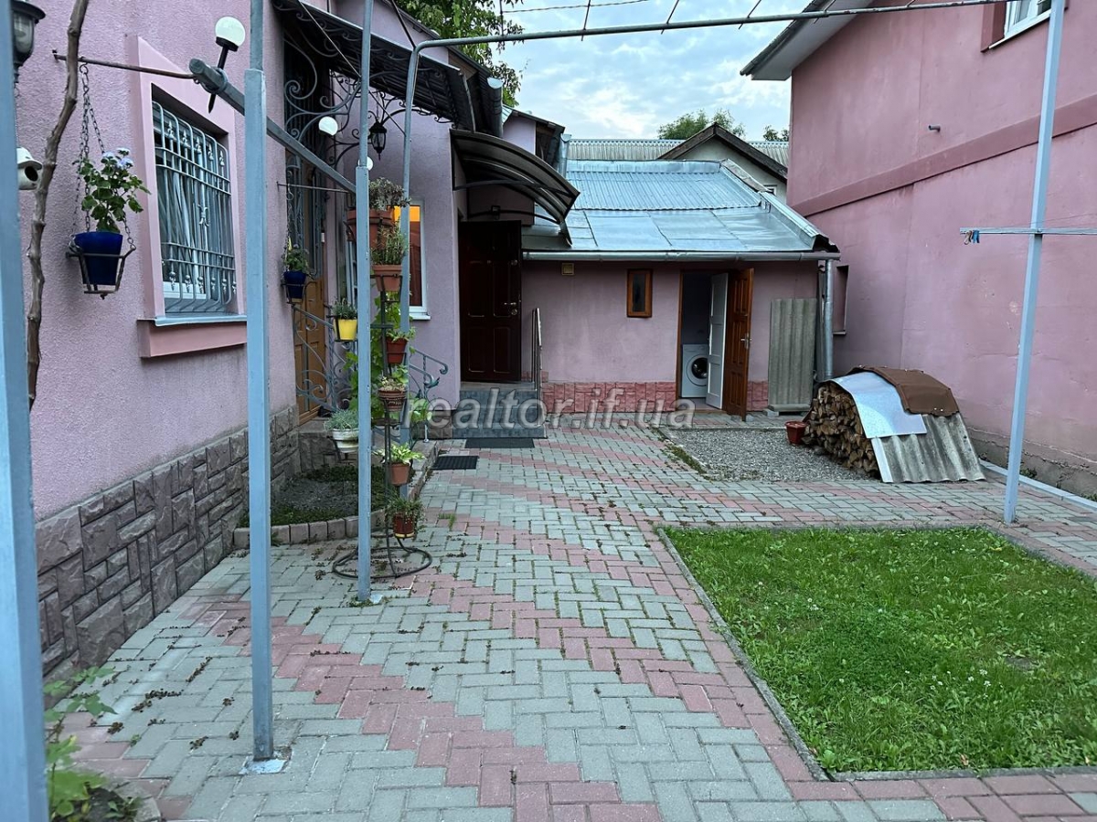 Prodazh_kvartyry_v_chasnomu_sektori_iz_spilnoyu_prybudynkovoyu_zemelnoyu_dilyankoyu_22563_0_1692260293.jpeg