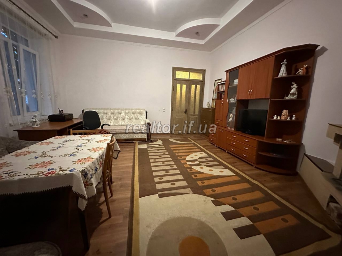 Prodazh_kvartyry_v_chasnomu_sektori_iz_spilnoyu_prybudynkovoyu_zemelnoyu_dilyankoyu_22563_11_1692260294.jpeg