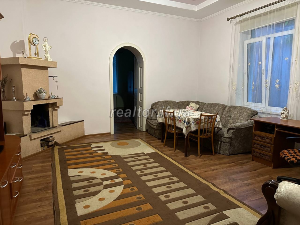 Prodazh_kvartyry_v_chasnomu_sektori_iz_spilnoyu_prybudynkovoyu_zemelnoyu_dilyankoyu_22563_12_1692260294.jpeg