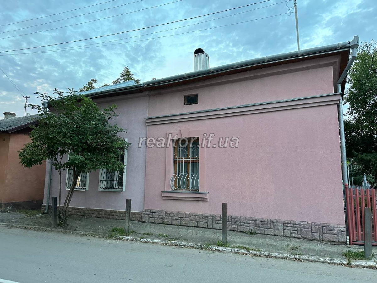 Prodazh_kvartyry_v_chasnomu_sektori_iz_spilnoyu_prybudynkovoyu_zemelnoyu_dilyankoyu_22563_13_1692260295.jpeg