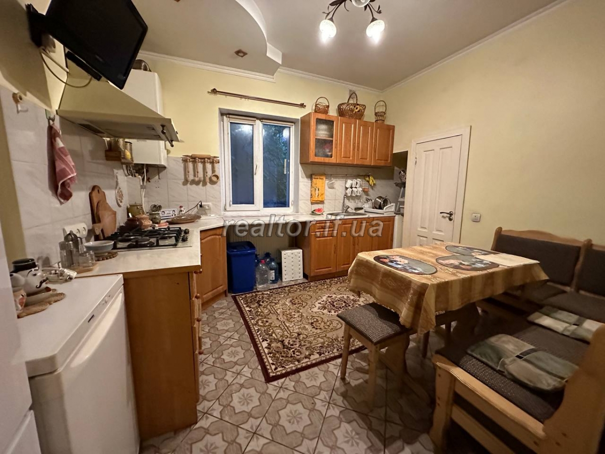 Prodazh_kvartyry_v_chasnomu_sektori_iz_spilnoyu_prybudynkovoyu_zemelnoyu_dilyankoyu_22563_2_1692260293.jpeg