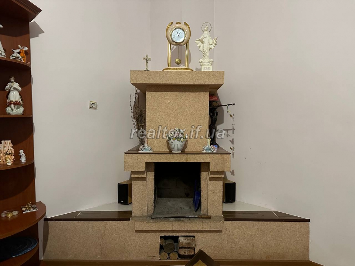 Prodazh_kvartyry_v_chasnomu_sektori_iz_spilnoyu_prybudynkovoyu_zemelnoyu_dilyankoyu_22563_4_1692260293.jpeg