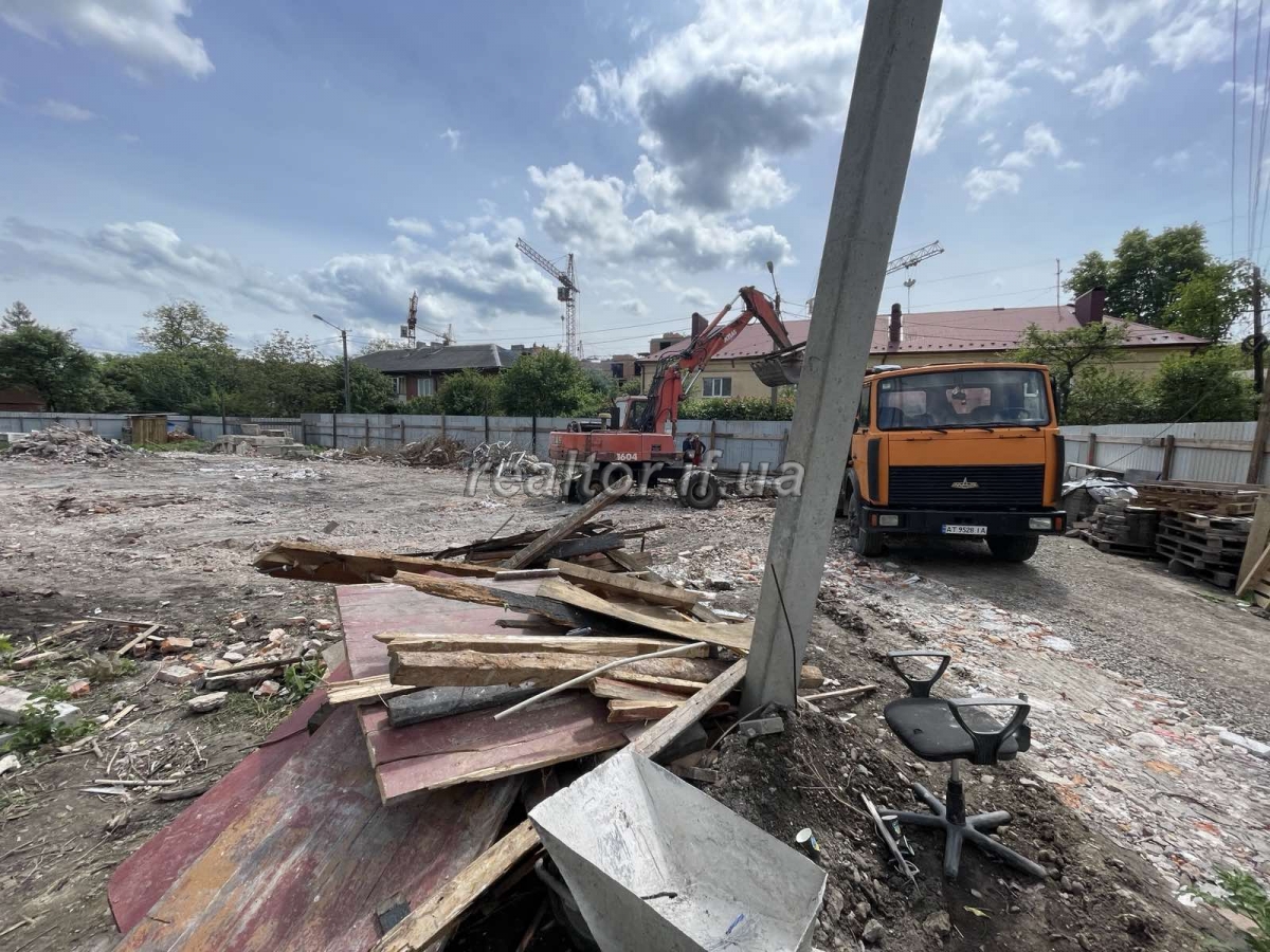 Prodazh_kvartyry_v_klubnomu_budynku_v_tsentri_Ivano-Frankivska_-_vulytsya_Slavy_Stetsko_23802_5_1747395136.jpeg