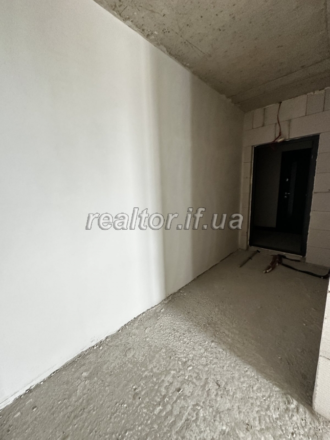 Prodazh_kvartyry_v_tsentralnii_chastyni_mista_poruch_z_miskym_ozerom_23726_10_1747916727.jpeg