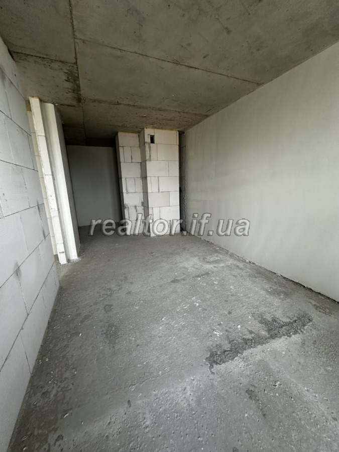 Prodazh_kvartyry_v_tsentralnii_chastyni_mista_poruch_z_miskym_ozerom_23726_7_1747916727.jpeg