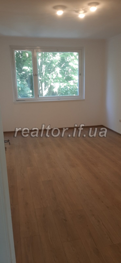 Prodazh_kvartyry_z_kosmetychnym_remontom_v_tsentralnii_chastyni_mista_22702_1_1698747014.jpeg