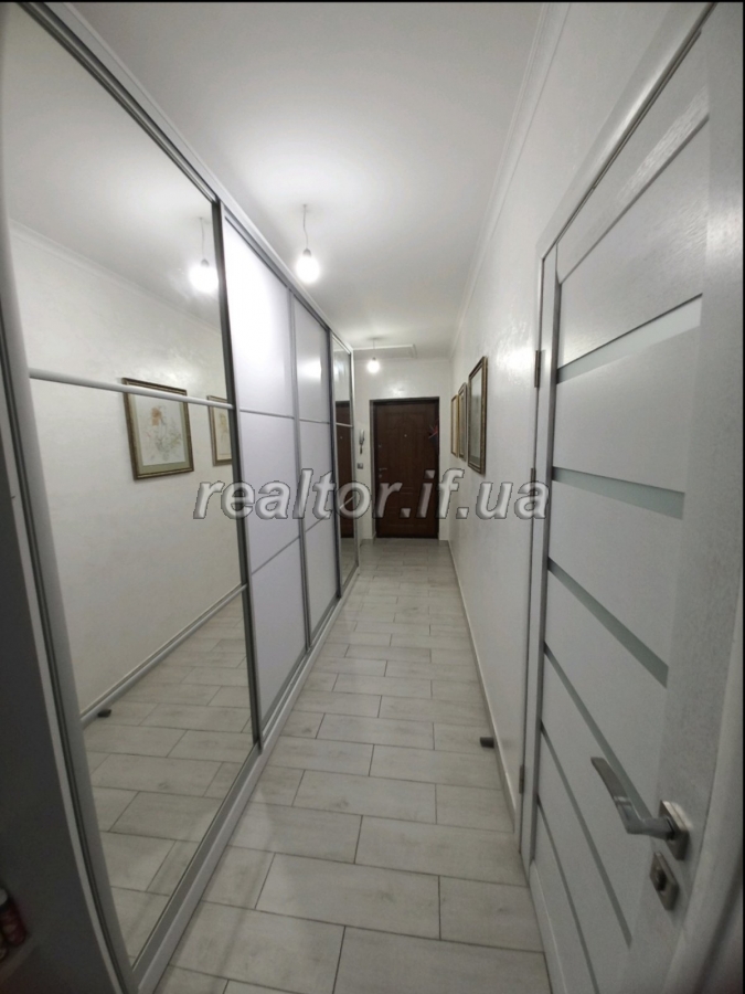 Prodazh_kvartyry_z_remontom_ta_meblyamy_poruch_torhovoho_tsentru_Arsen_23843_0_1748343751.jpeg