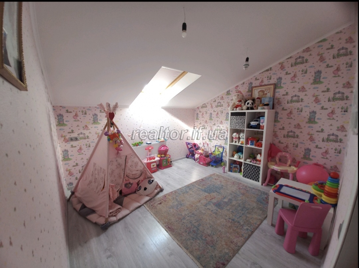 Prodazh_kvartyry_z_remontom_ta_meblyamy_poruch_torhovoho_tsentru_Arsen_23843_5_1748343752.jpeg