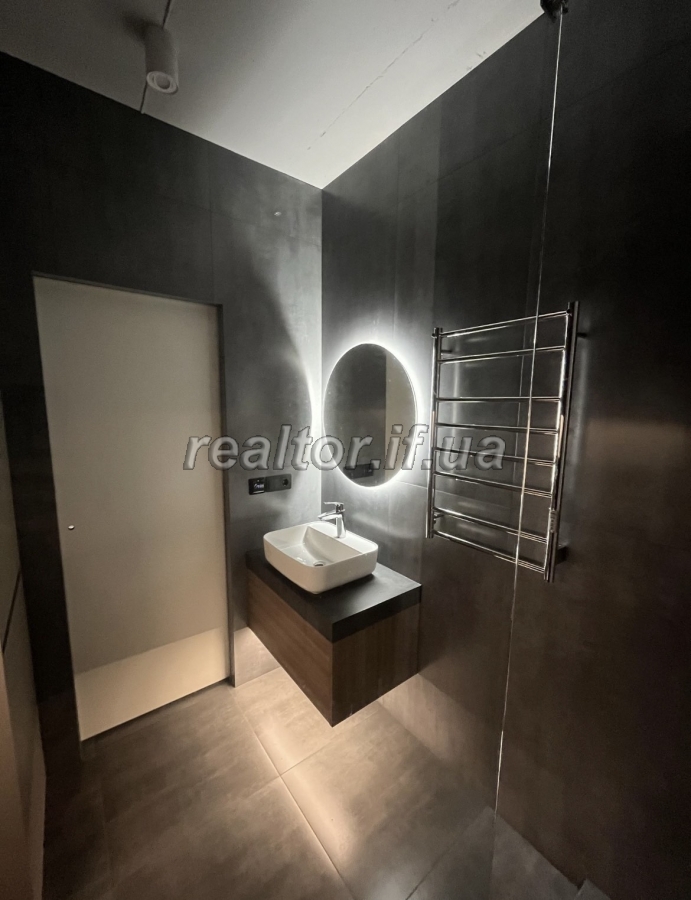 Prodazh_kvartyry_z_remontom_ta_meblyamy_v_tsentri_mista_v_novomu_zhytlovomu_kompleksi_Main_House_23865_5_1749556385.jpeg
