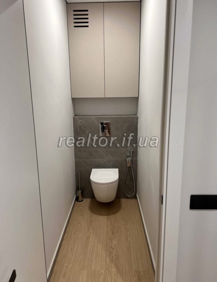 Prodazh_kvartyry_z_yevroremontom_po_vulytsi_Ivasyuka_poruch_torhovoho_tsentru_Arsen_23816_4_1747824748.jpeg
