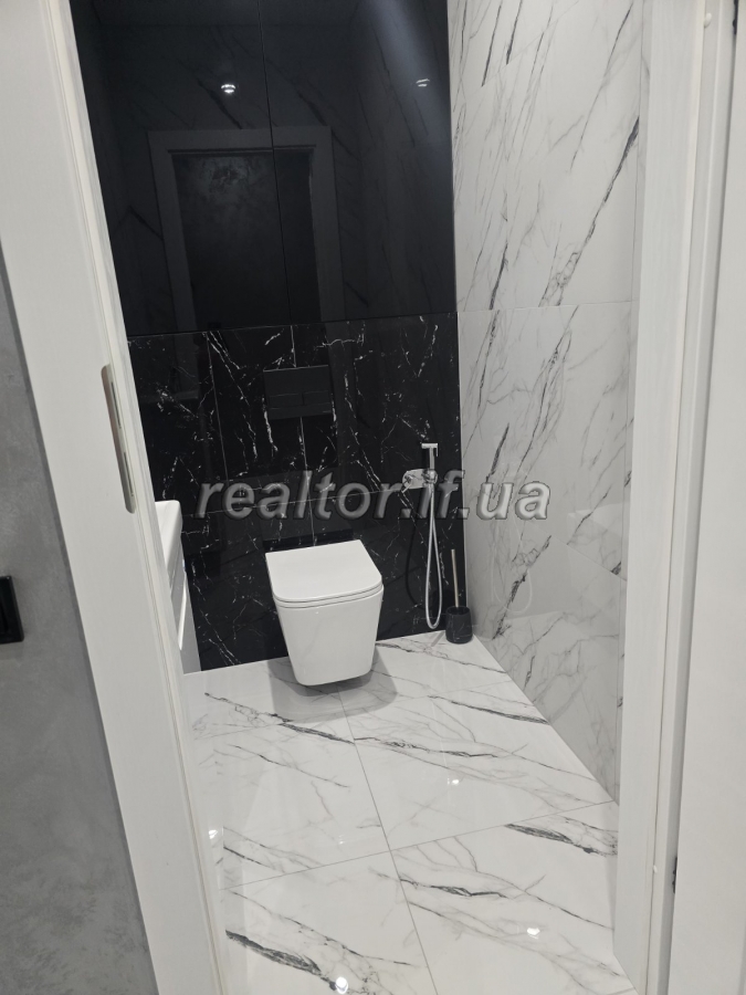 Prodazh_kvartyry_z_yevroremontom_ta_meblyamy_v_tsentri_mista_po_vulytsi_Melnyka_23779_2_1746781862.jpeg