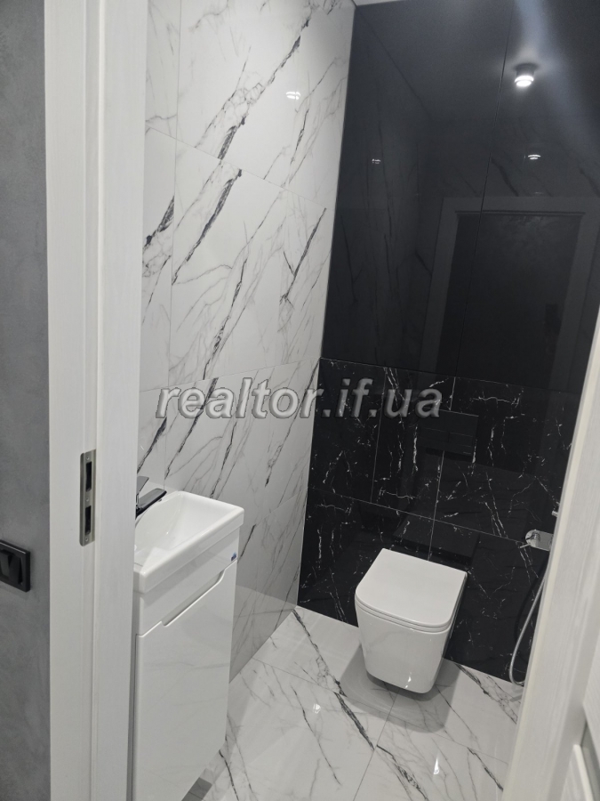 Prodazh_kvartyry_z_yevroremontom_ta_meblyamy_v_tsentri_mista_po_vulytsi_Melnyka_23779_4_1746781862.jpeg