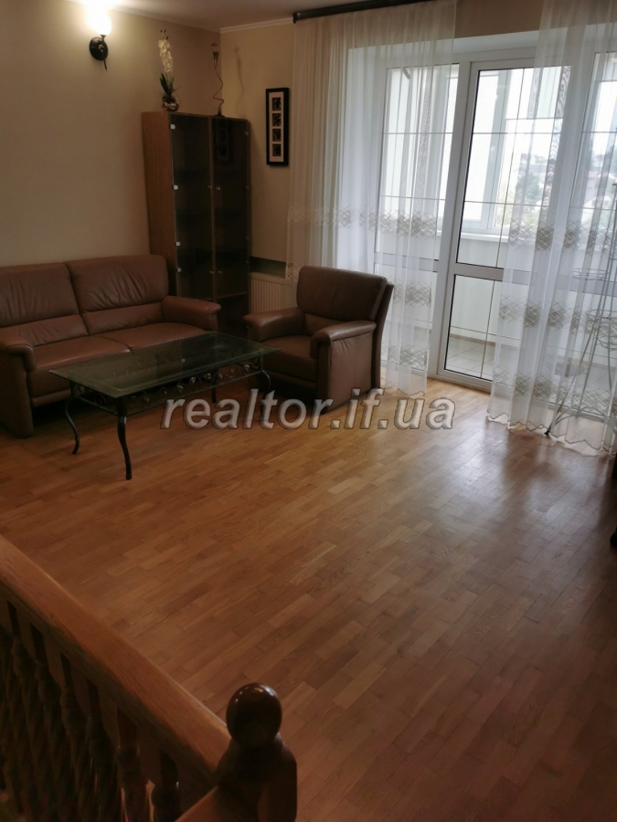 Prodazh_prostoroyi_dvorivnevoyi_kvartyry_z_remontom_po_vulytsi_Ukrayinskoyi_Dyviziyi_23808_11_1747649063.jpeg