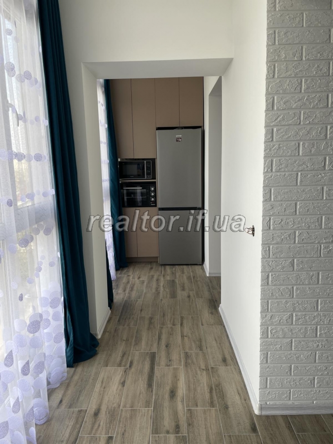 Prodazh_prostoroyi_kvartyry_z_remontom_v_novobudovi_po_vulytsi_Myru_23785_0_1747128202.jpeg