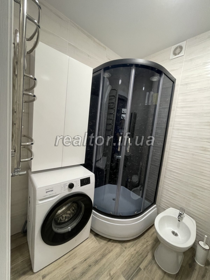 Prodazh_prostoroyi_kvartyry_z_remontom_v_novobudovi_po_vulytsi_Myru_23785_15_1747128205.jpeg