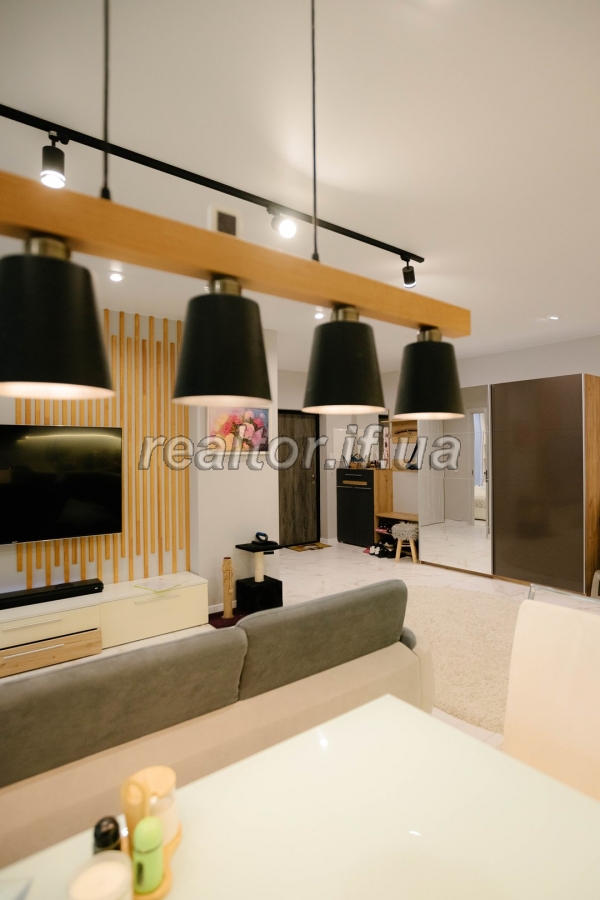 Prodazh_prostoroyi_trokhkimnatnoyi_kvartyry_z_yevroremontom_ta_meblyamy_v_novomu_ta_suchasnomu_zhytlovomu_kompleksi__Comfort_Park_23791_2_1747818833.jpeg