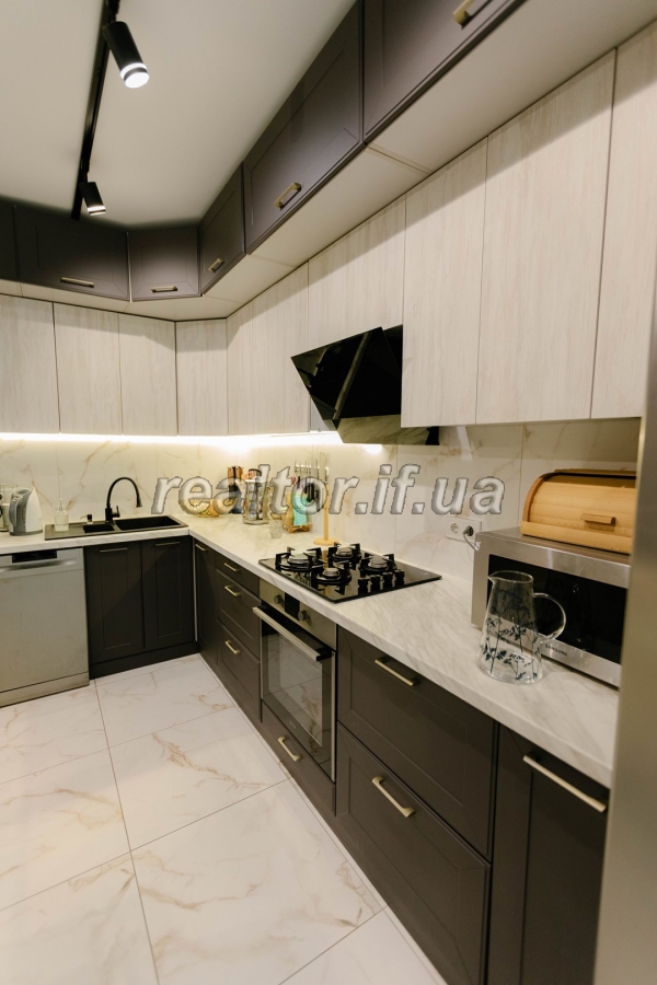 Prodazh_prostoroyi_trokhkimnatnoyi_kvartyry_z_yevroremontom_ta_meblyamy_v_novomu_ta_suchasnomu_zhytlovomu_kompleksi__Comfort_Park_23791_9_1747818881.jpeg