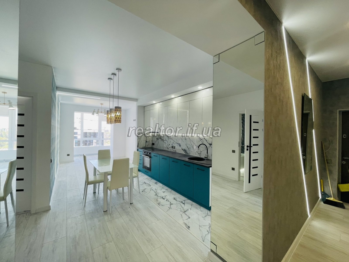 Verkauf einer modernen Wohnung in der neuen Nachbarschaft von Ivano-Frankivsk - Knyaginin