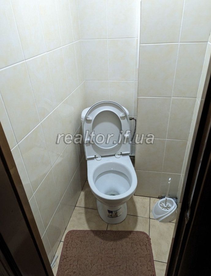 Prodazh_trokhkimnatnoyi_kvartyry_v_harnomu_raioni_mista_poruch_torhovoho_tsentru_Arsen_23856_0_1748952360.jpeg