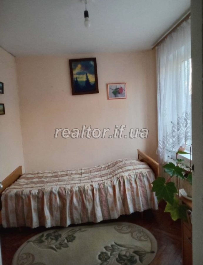 Prodazh_trokhkimnatnoyi_kvartyry_v_tsentralnii_chastyni_mista_po_vulytsi_Karpatska_23854_0_1748943950.jpeg