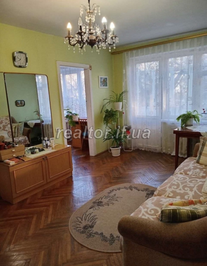 Prodazh_trokhkimnatnoyi_kvartyry_v_tsentralnii_chastyni_mista_po_vulytsi_Karpatska_23854_11_1748943952.jpeg
