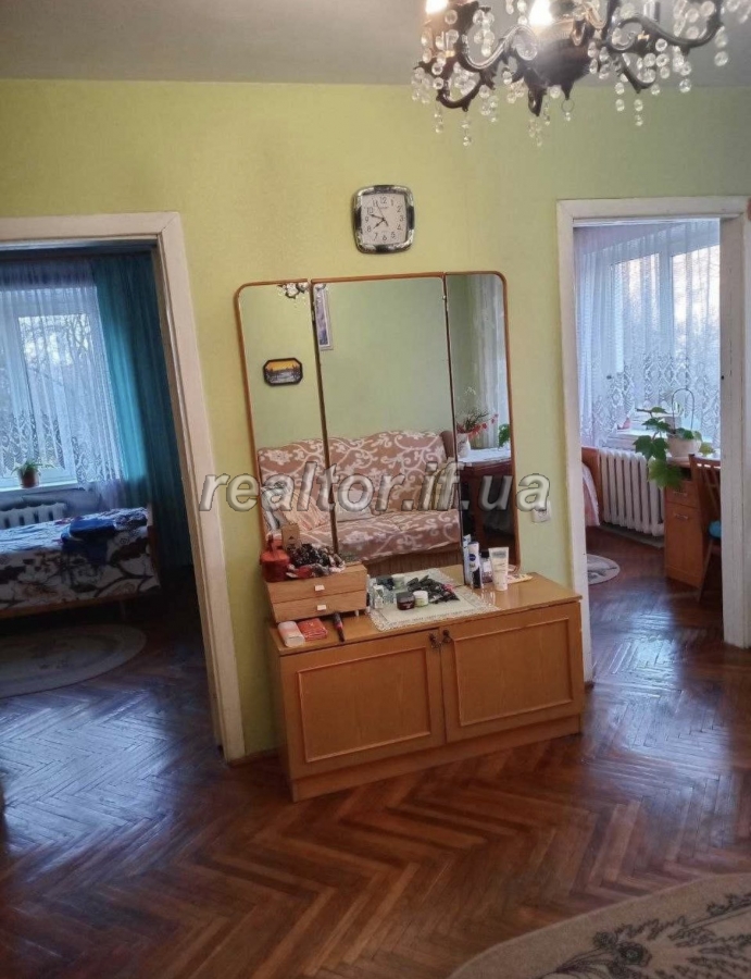 Prodazh_trokhkimnatnoyi_kvartyry_v_tsentralnii_chastyni_mista_po_vulytsi_Karpatska_23854_12_1748943952.jpeg