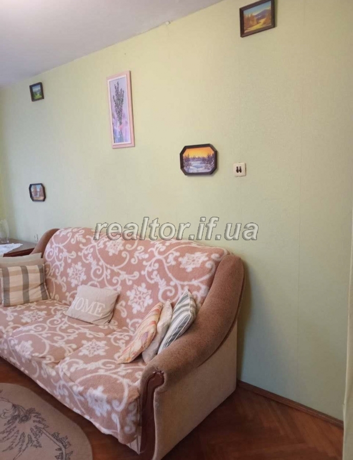 Prodazh_trokhkimnatnoyi_kvartyry_v_tsentralnii_chastyni_mista_po_vulytsi_Karpatska_23854_6_1748943951.jpeg