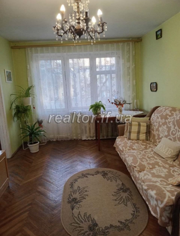 Prodazh_trokhkimnatnoyi_kvartyry_v_tsentralnii_chastyni_mista_po_vulytsi_Karpatska_23854_8_1748943951.jpeg
