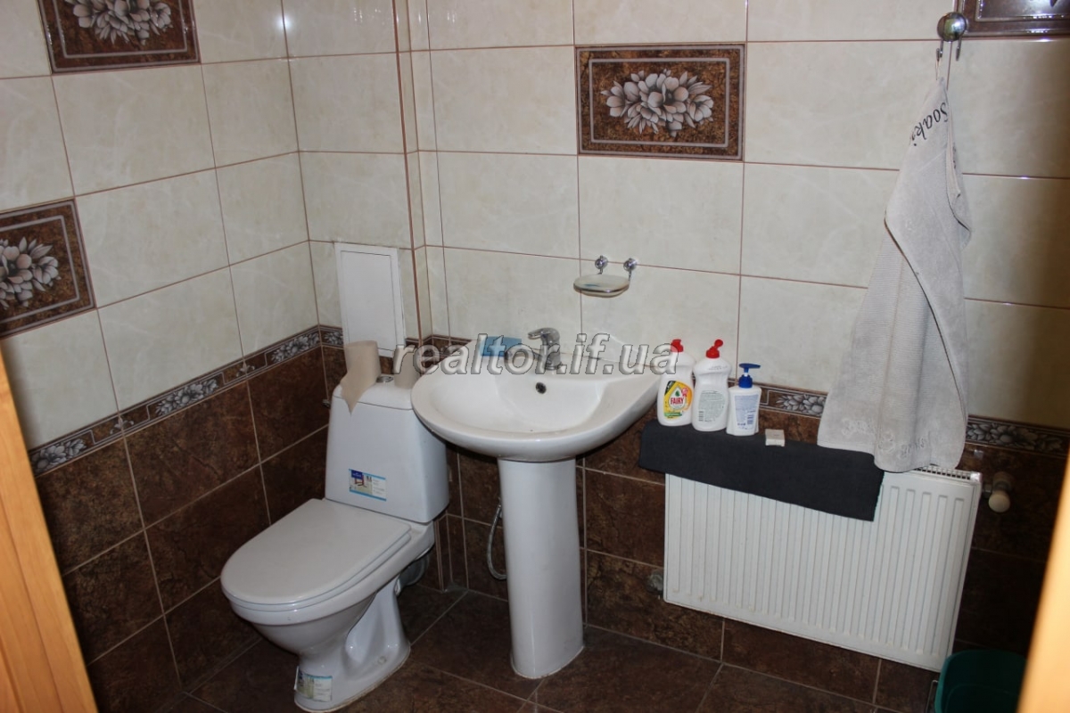 Zdayetsya_prymishchennya_vilnoho_pryznachennya_na_vulytsi_Zaliznychna_20963_14_1636362339.jpeg